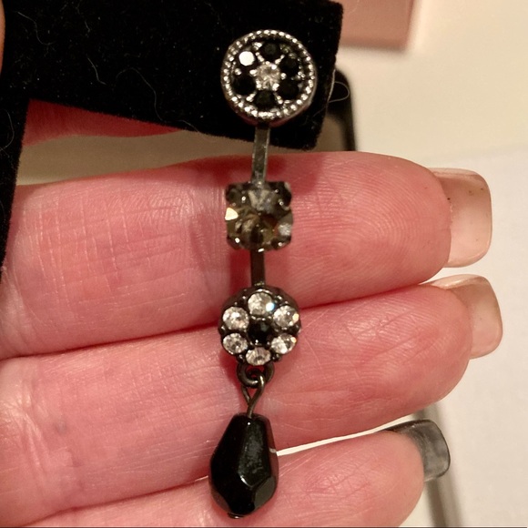 Black & White Necklace & Earring Set - Picture 3 of 8